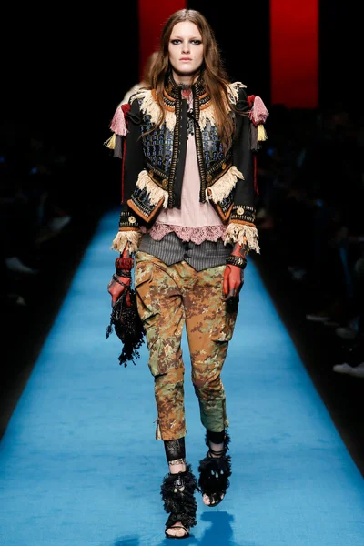 Look 13